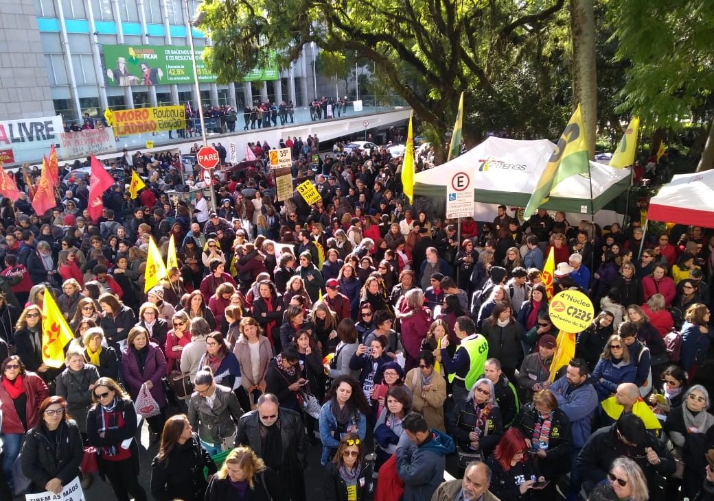 Em defesa da previdência, da educação e das liberdades democráticas