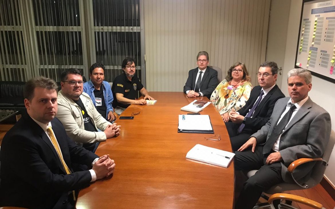 3º dia da greve é marcado pela abertura da mesa de negociação com a Administração do Tribunal