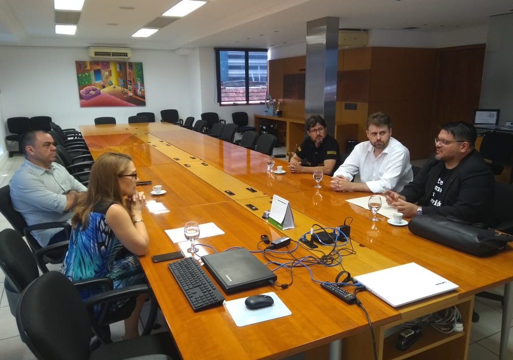 Sindjus reúne-se com diretoria da Ajuris para denunciar arbitrariedades no indeferimento dos planos de trabalho