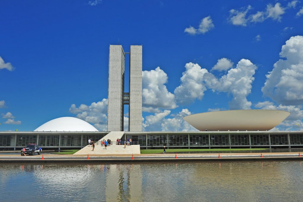 Auditoria Cidadã da Dívida mostra que há verba para pagar auxílio emergencial sem aprovação da PEC10/2020