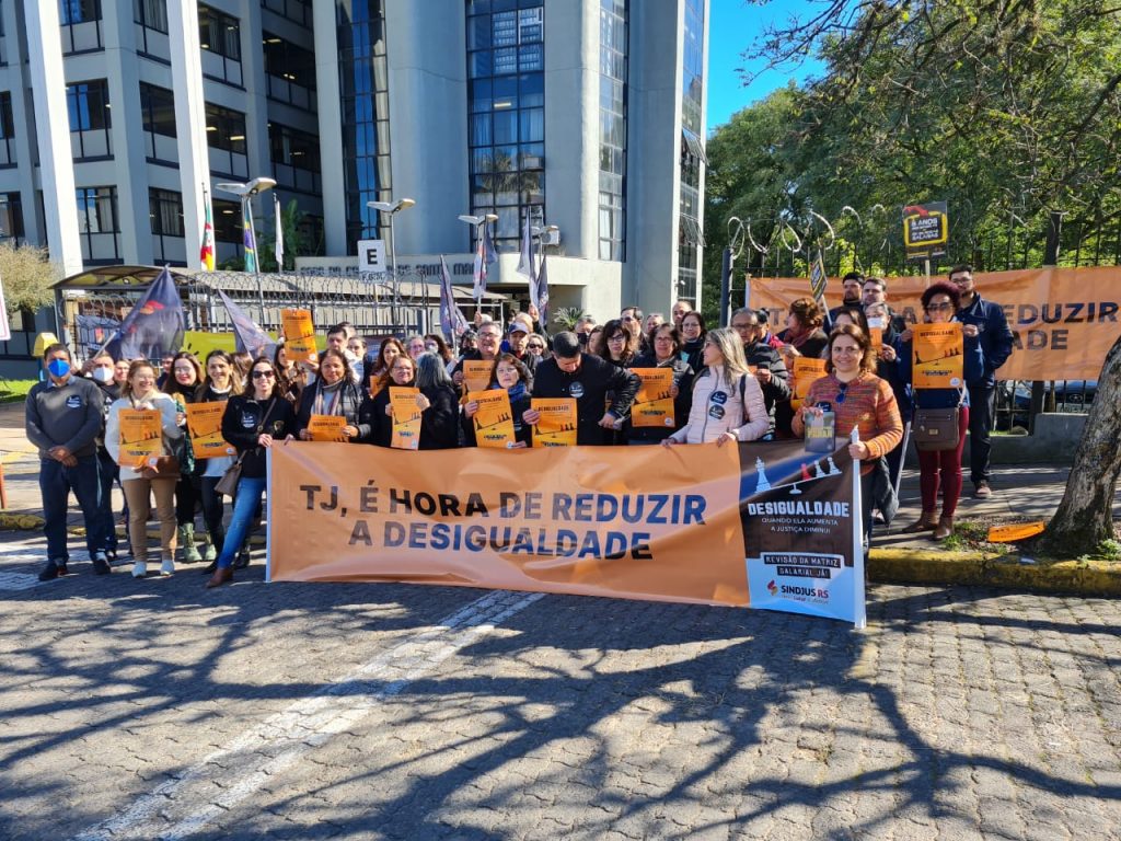 Servidores do interior realizam mobilização contra desigualdade salarial