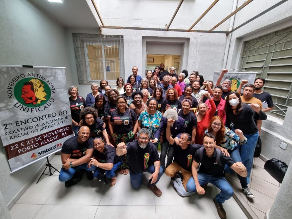 Roda de conversa promovida pelo Sindjus debate os desafios da comunicação antirracista