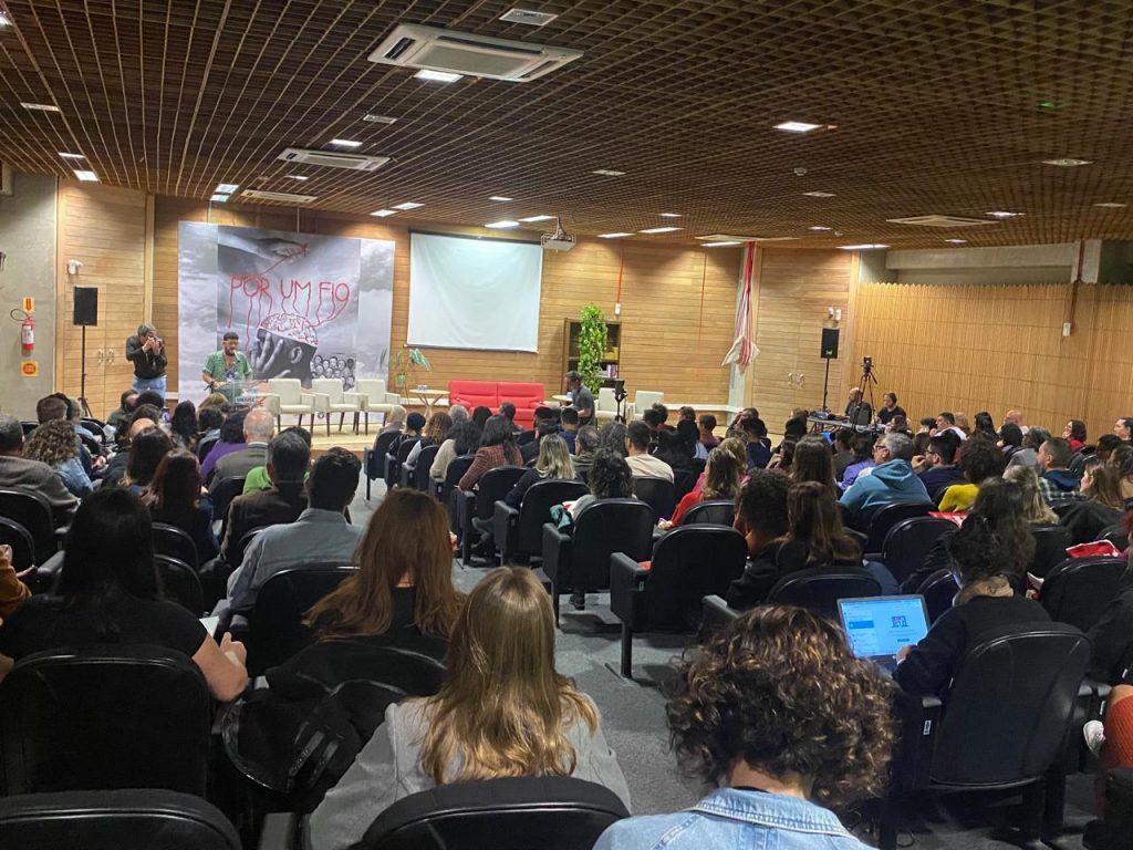 Por Um Fio: Seminário Internacional discute saúde e mundo do trabalho