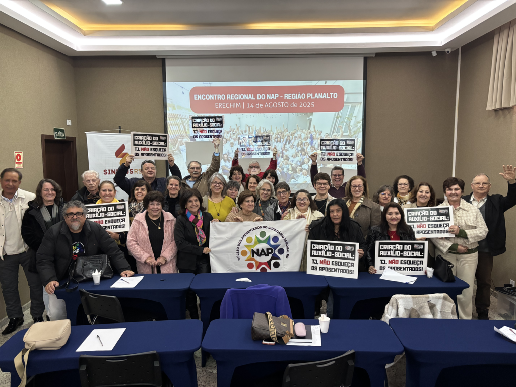 Encontro Regional do NAP em Erechim debate conjuntura e direitos dos aposentados